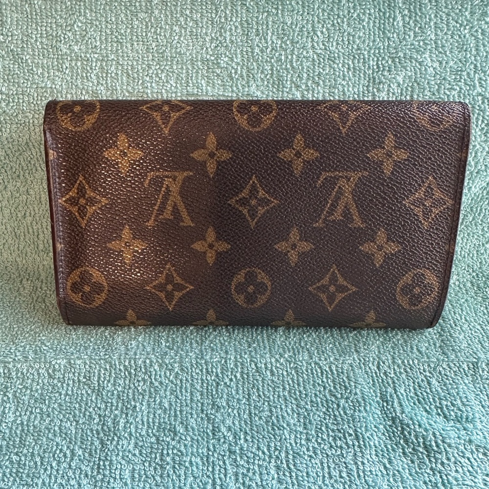 SOLD ✔️ Authentic Louis Vuitton monogram international Trifold wallet - Picture 2 of 12